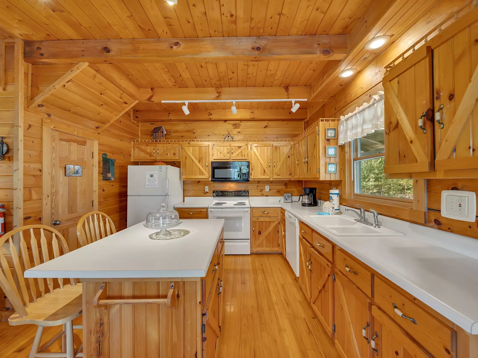 Property image, Exterior, of Evening Shade #129