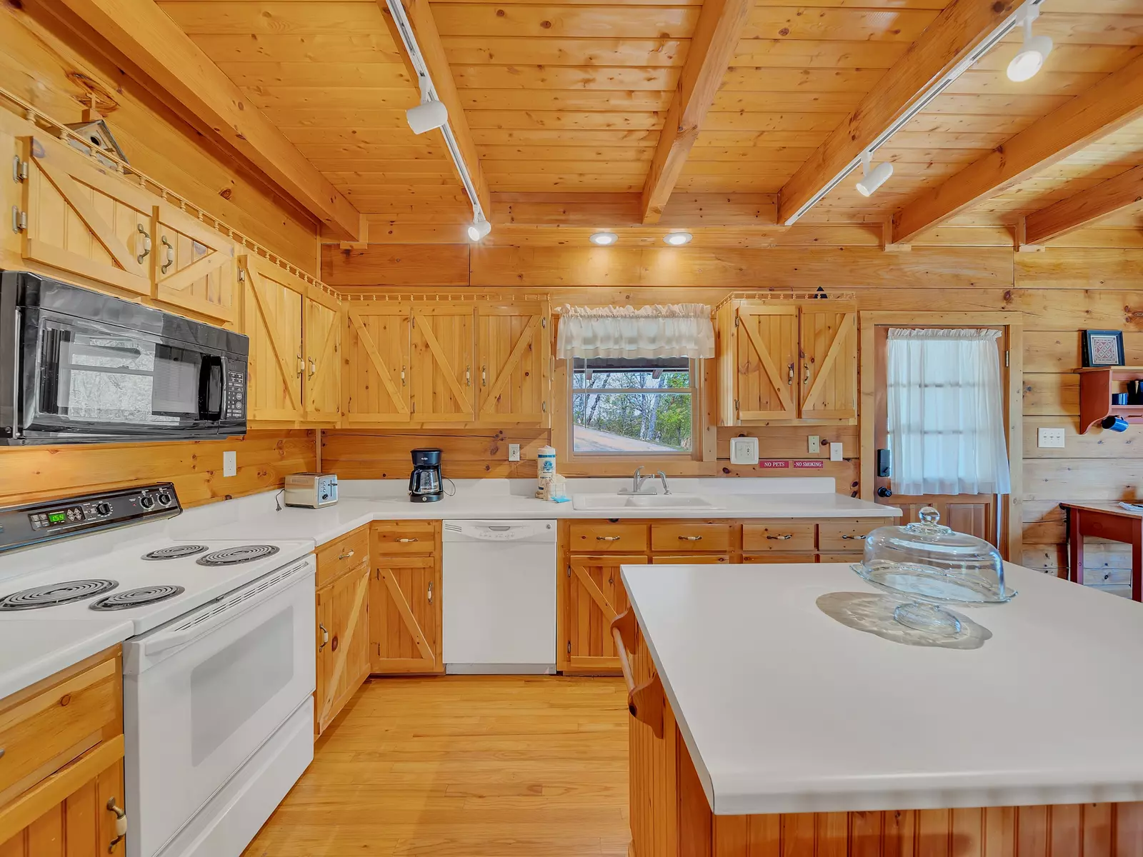 Property image, Exterior, of Evening Shade #129