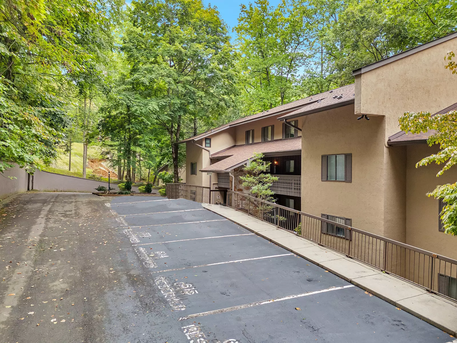 Property image, Exterior, of Bear Hug Hideaway #368