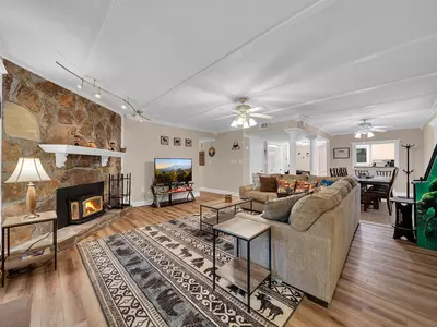 Property image, Exterior, of Bear Hug Hideaway #368