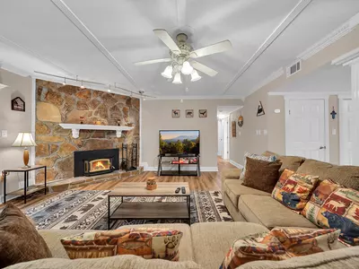 Property image, Exterior, of Bear Hug Hideaway #368