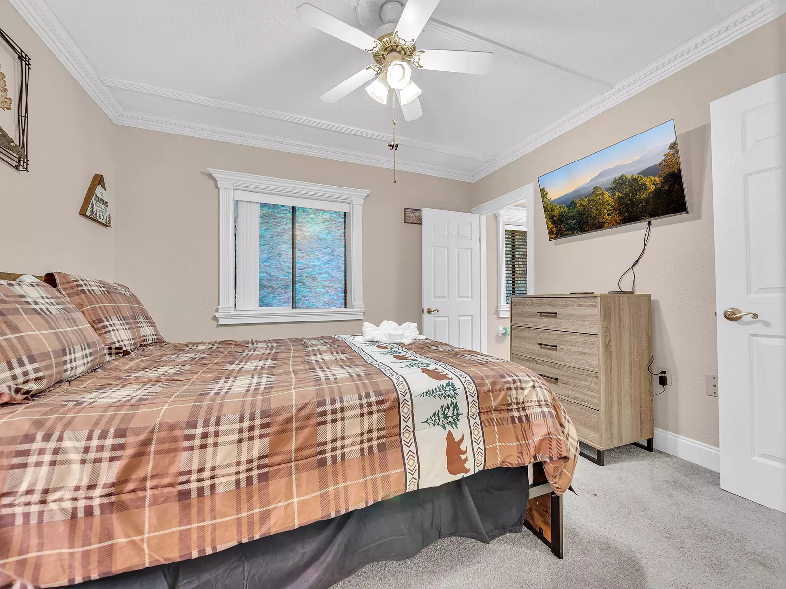 Property image, Exterior, of Bear Hug Hideaway #368