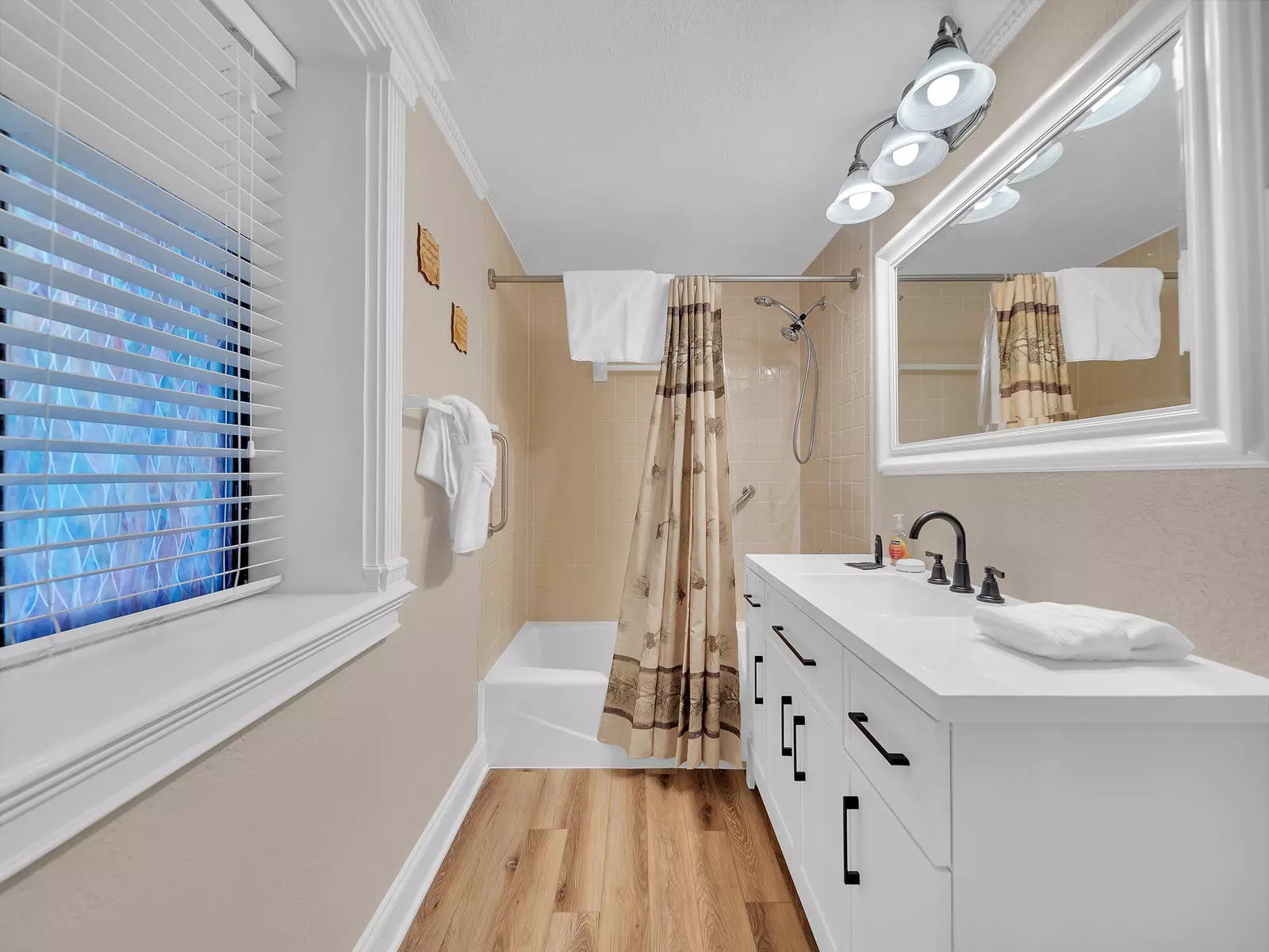 Property image, Exterior, of Bear Hug Hideaway #368