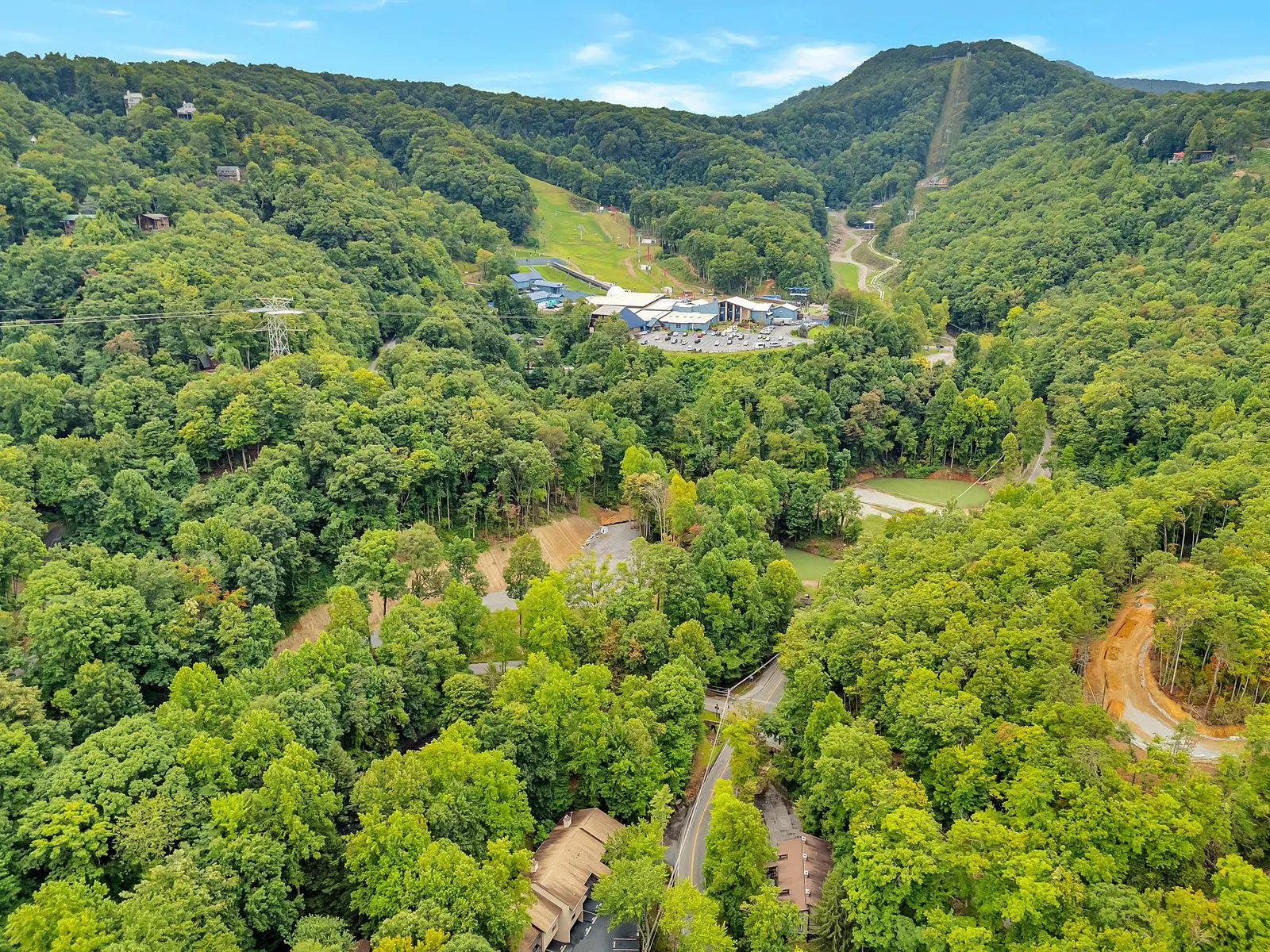 Property image, Exterior, of Bear Hug Hideaway #368