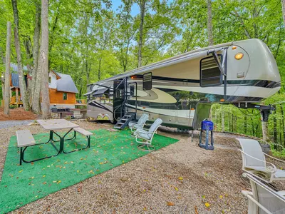 Property image, Exterior, of Glamping On Locust Ridge #1407