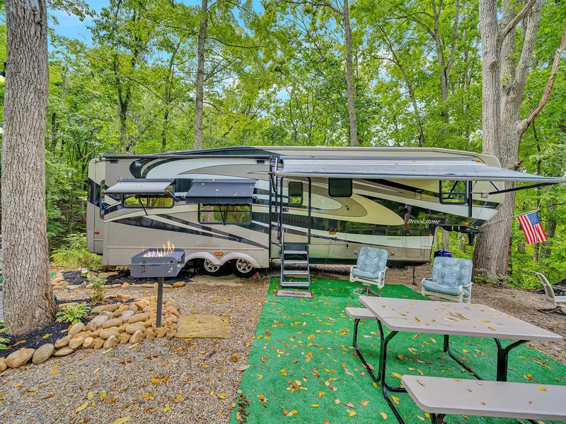 Property image, Exterior, of Glamping On Locust Ridge #1407