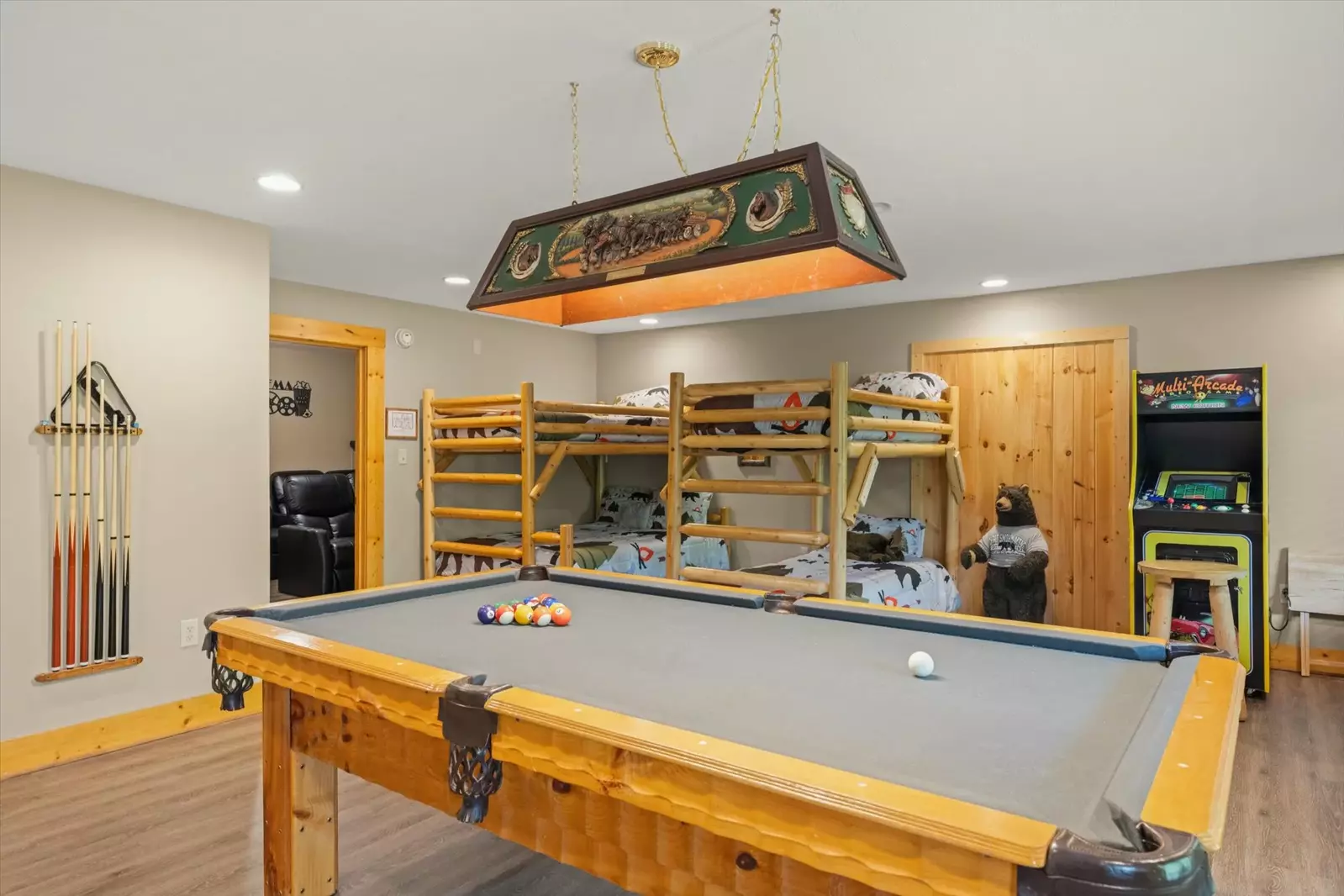 Property image, Exterior, of Three Little Bears Lodge #445