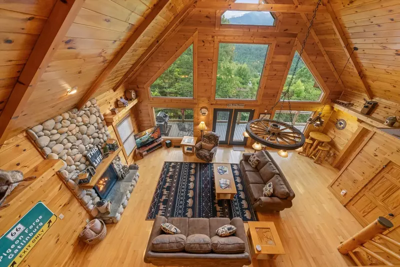 Property image, Exterior, of Three Little Bears Lodge #445