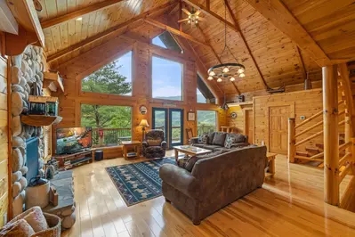 Property image, Exterior, of Three Little Bears Lodge #445