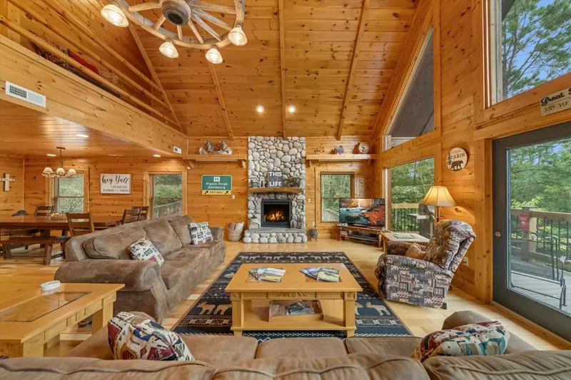 Property image, Exterior, of Three Little Bears Lodge #445