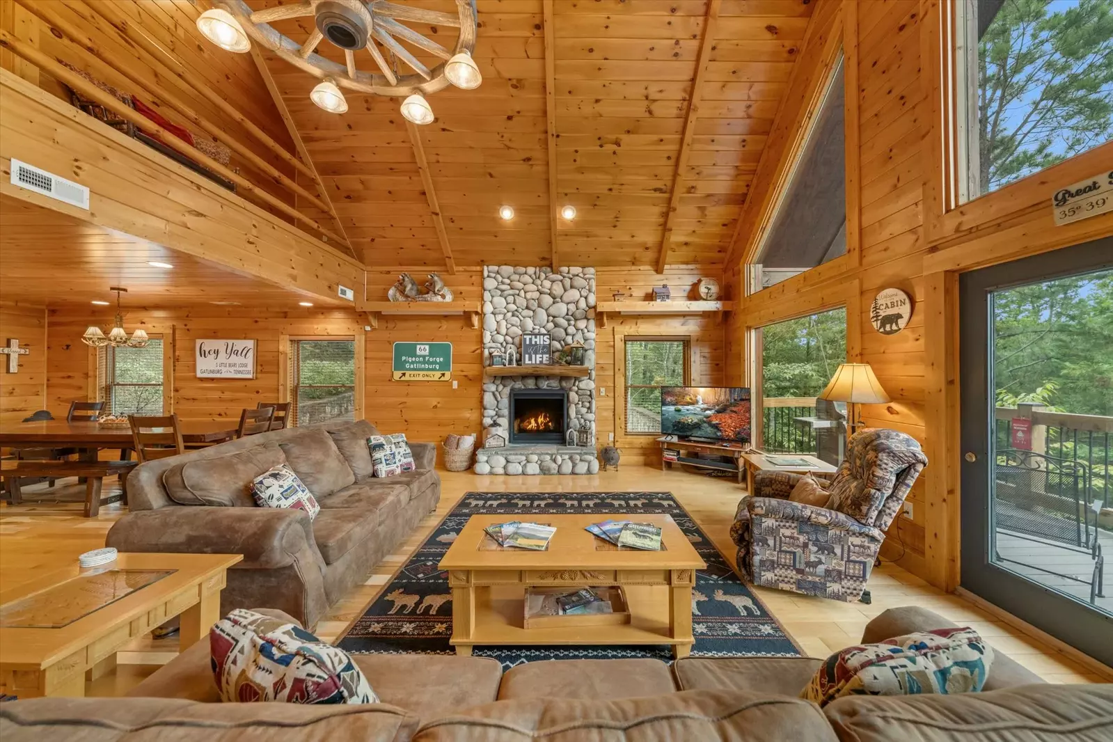 Property image, Exterior, of Three Little Bears Lodge #445