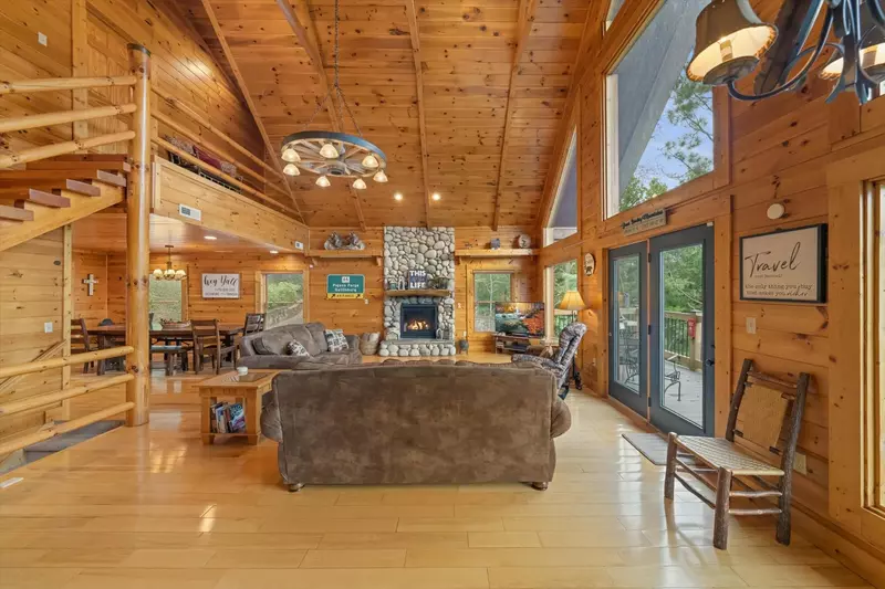 Property image, Exterior, of Three Little Bears Lodge #445