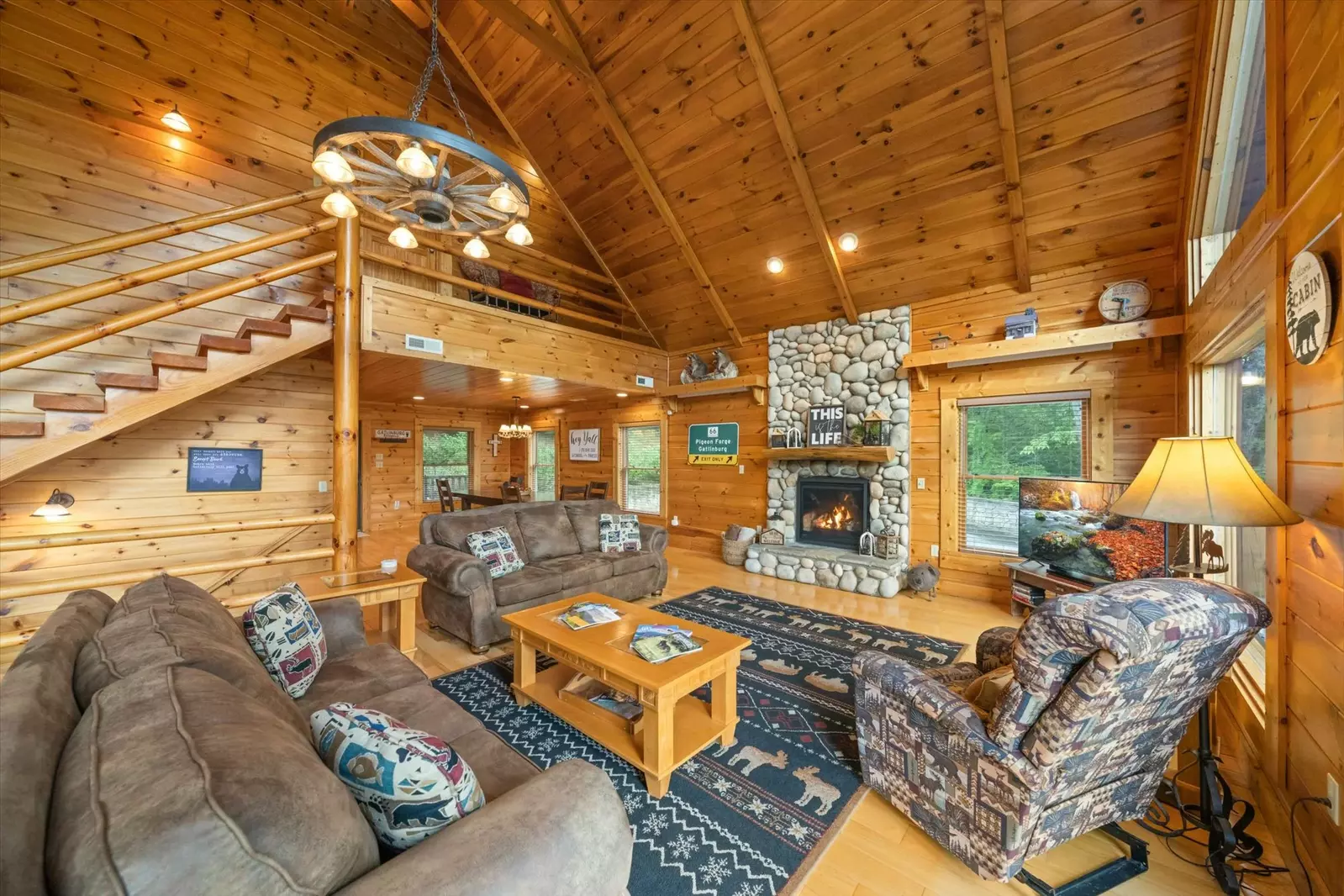 Property image, Exterior, of Three Little Bears Lodge #445