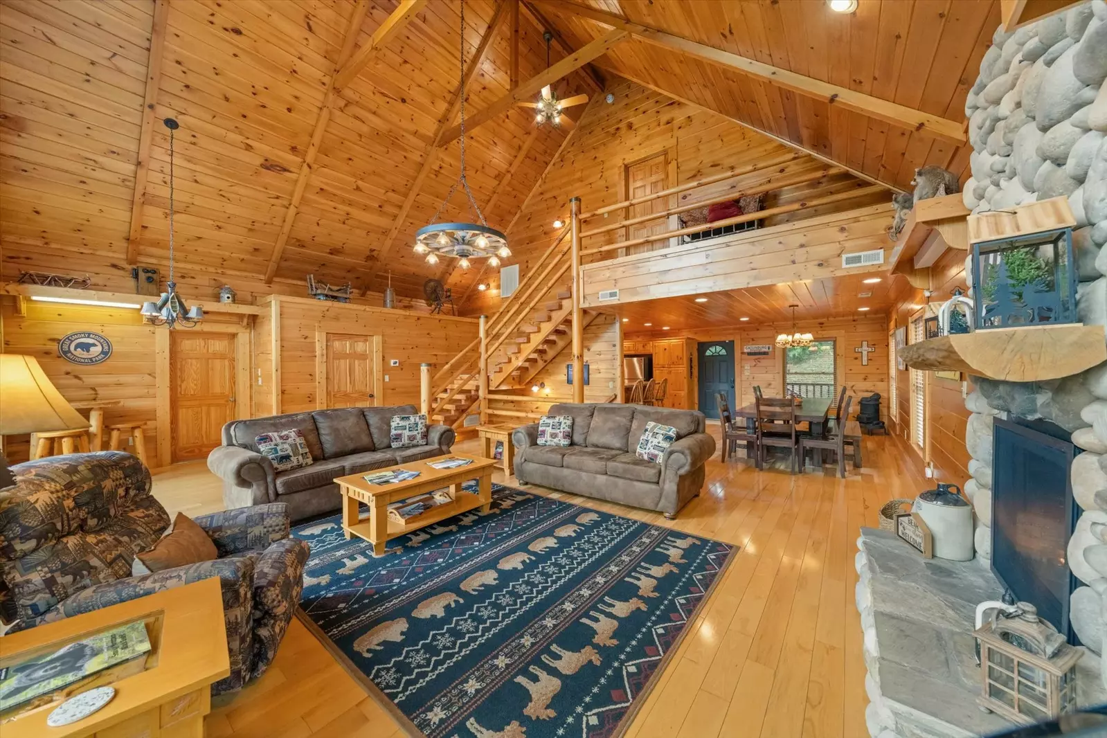 Property image, Exterior, of Three Little Bears Lodge #445