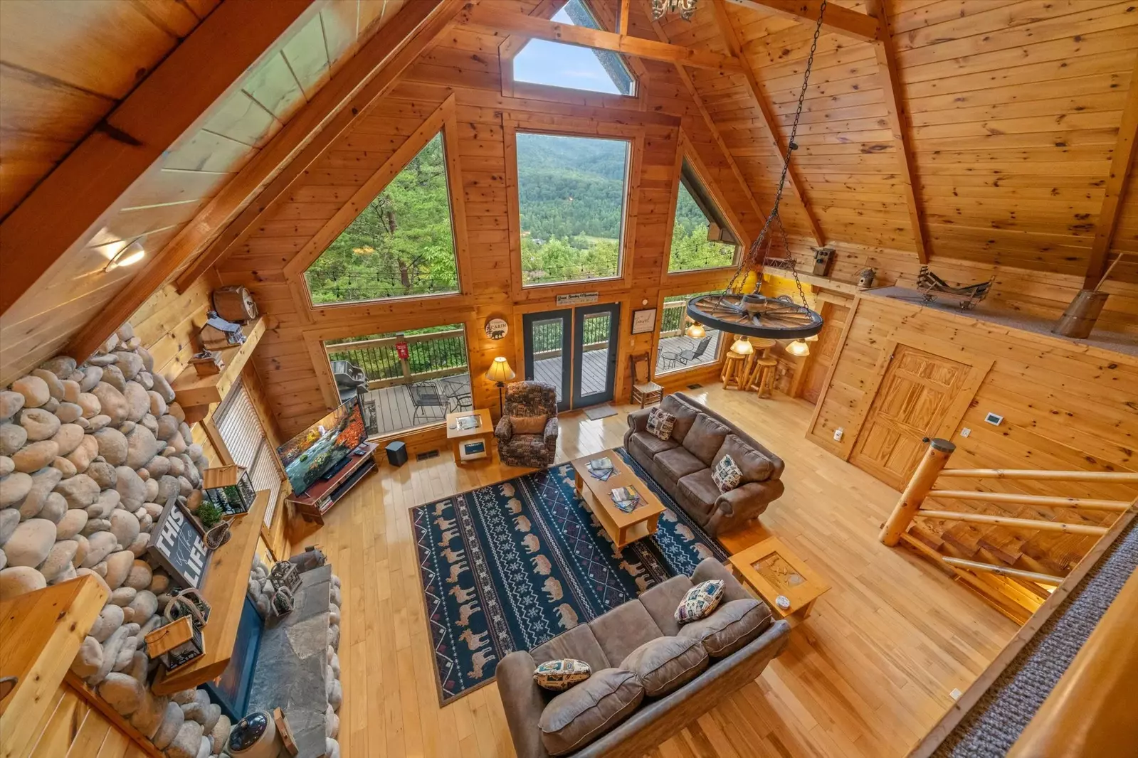 Property image, Exterior, of Three Little Bears Lodge #445