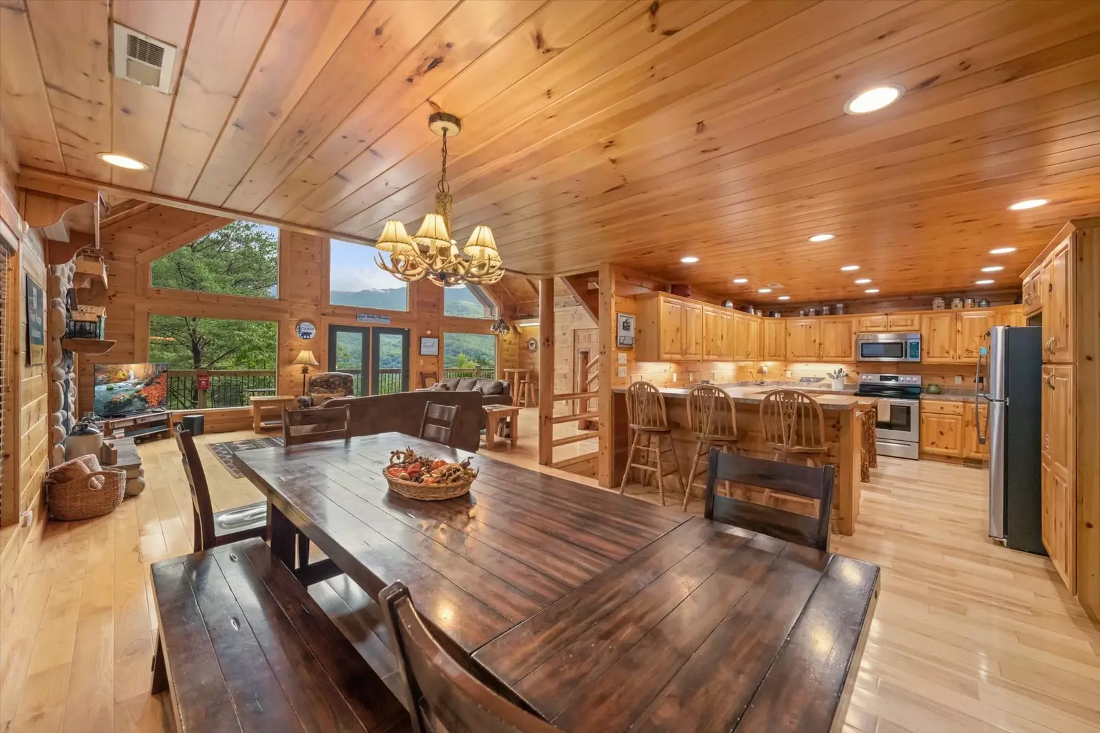 Property image, Exterior, of Three Little Bears Lodge #445