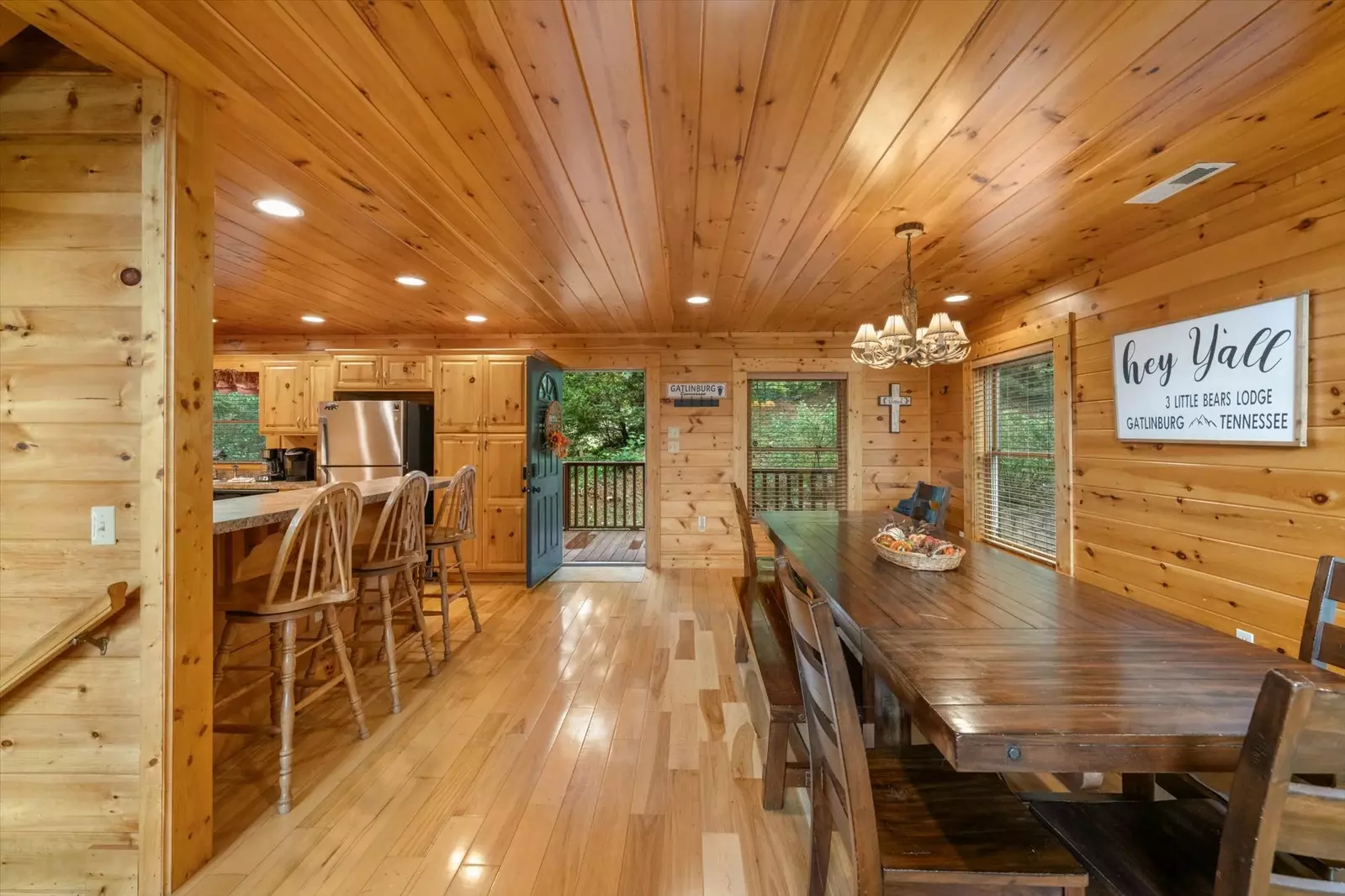 Property image, Exterior, of Three Little Bears Lodge #445