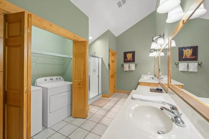 Property image, Exterior, of Three Little Bears Lodge #445