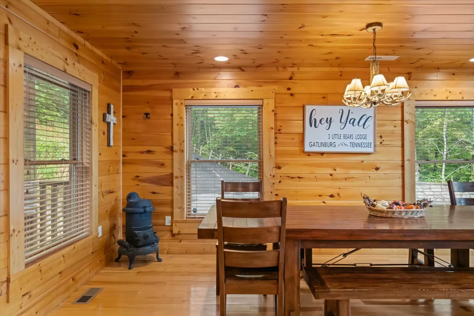 Property image, Exterior, of Three Little Bears Lodge #445