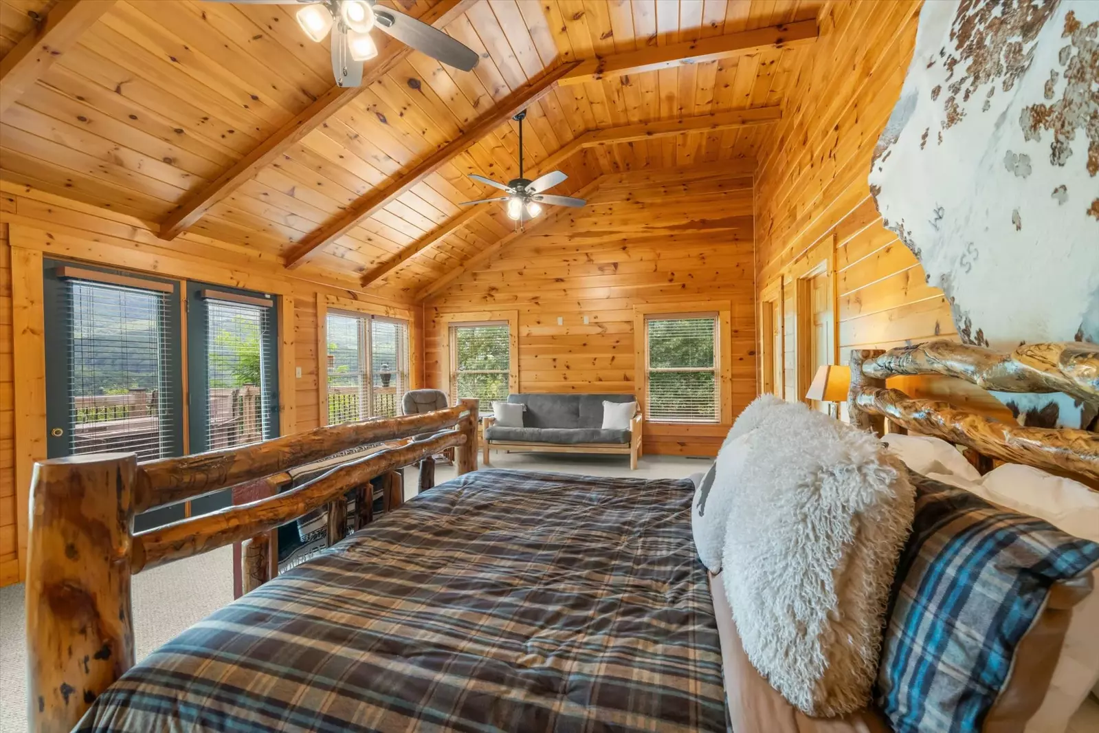 Property image, Exterior, of Three Little Bears Lodge #445