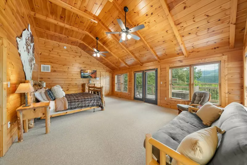 Property image, Exterior, of Three Little Bears Lodge #445