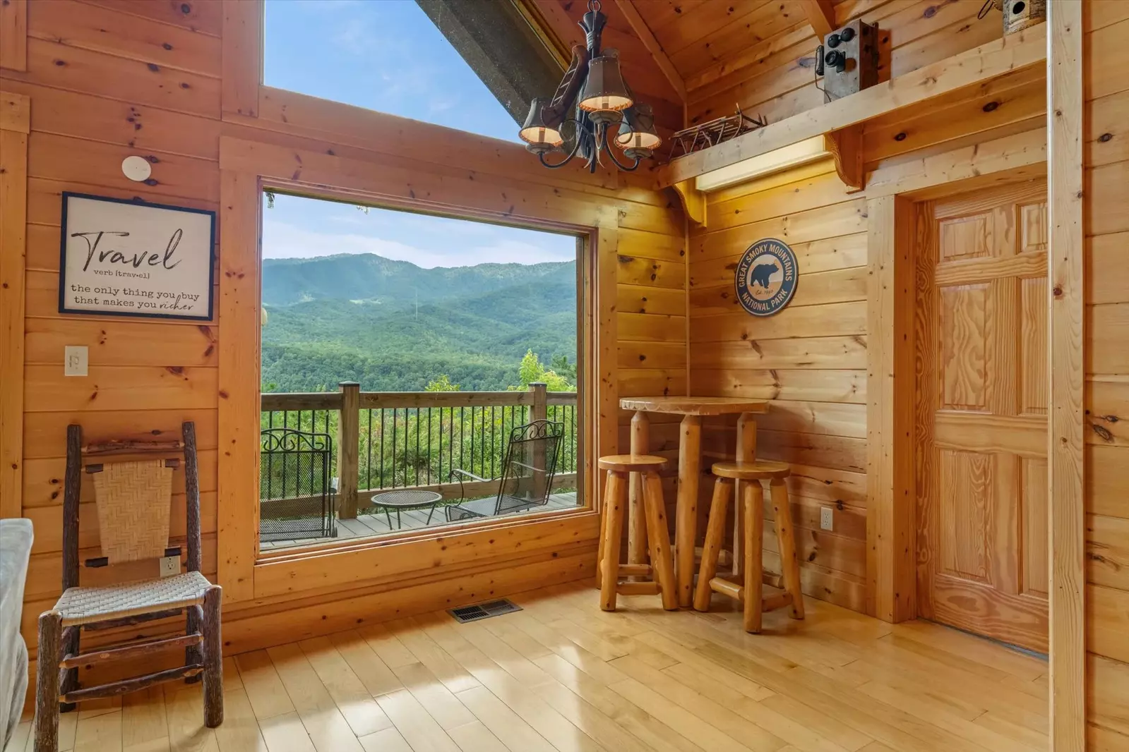 Property image, Exterior, of Three Little Bears Lodge #445