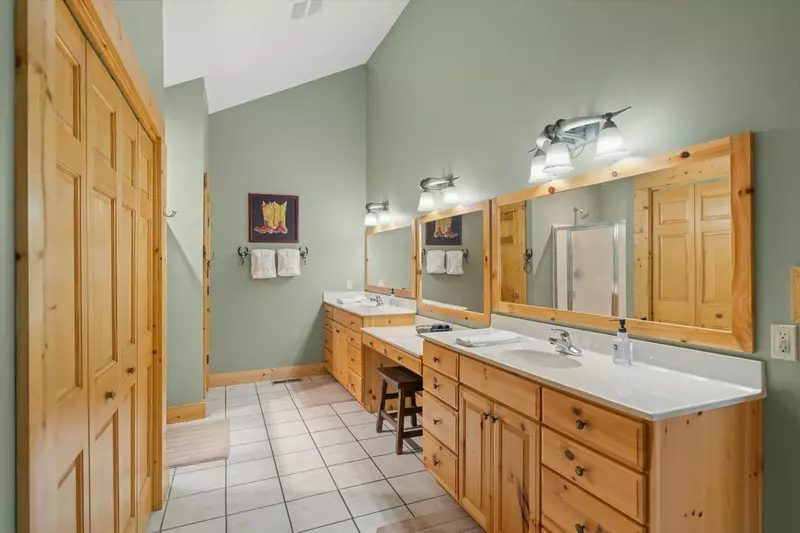 Property image, Exterior, of Three Little Bears Lodge #445