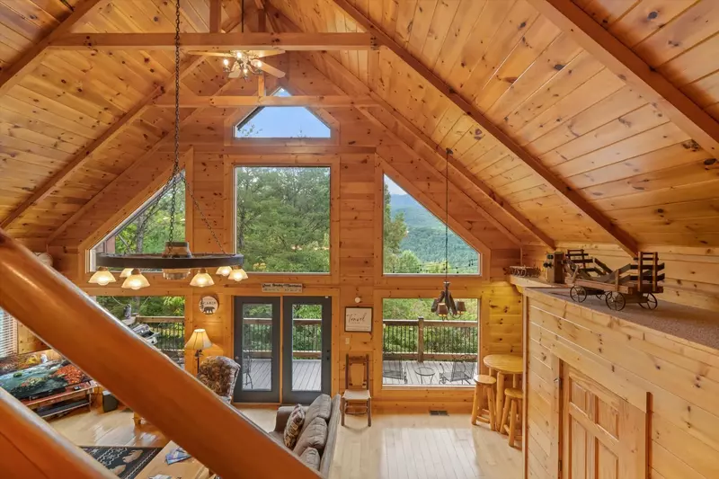 Property image, Exterior, of Three Little Bears Lodge #445