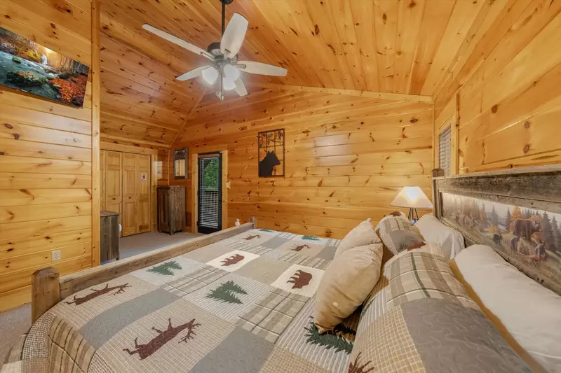 Property image, Exterior, of Three Little Bears Lodge #445