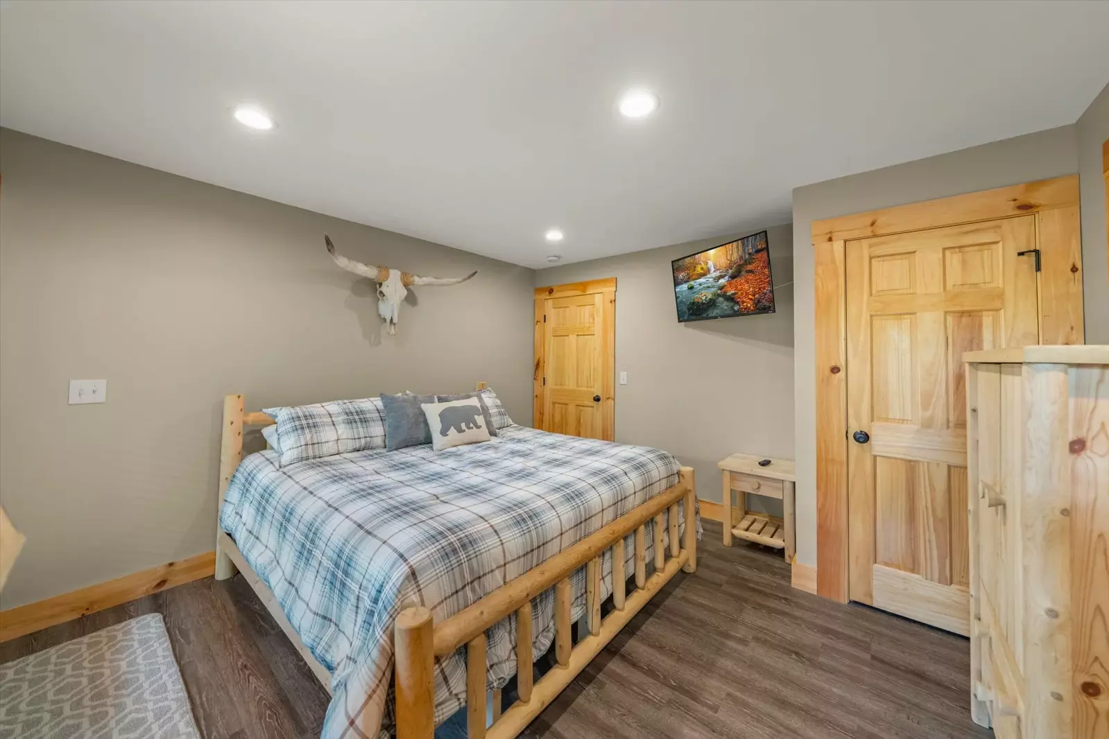 Property image, Exterior, of Three Little Bears Lodge #445