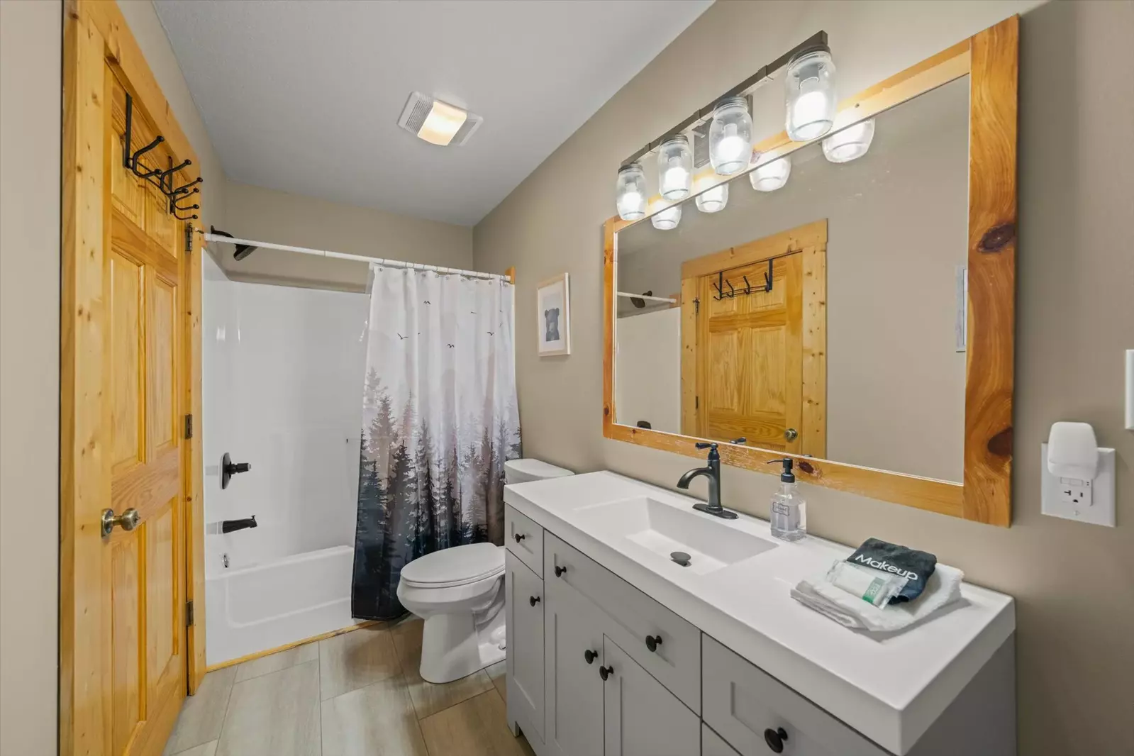 Property image, Exterior, of Three Little Bears Lodge #445