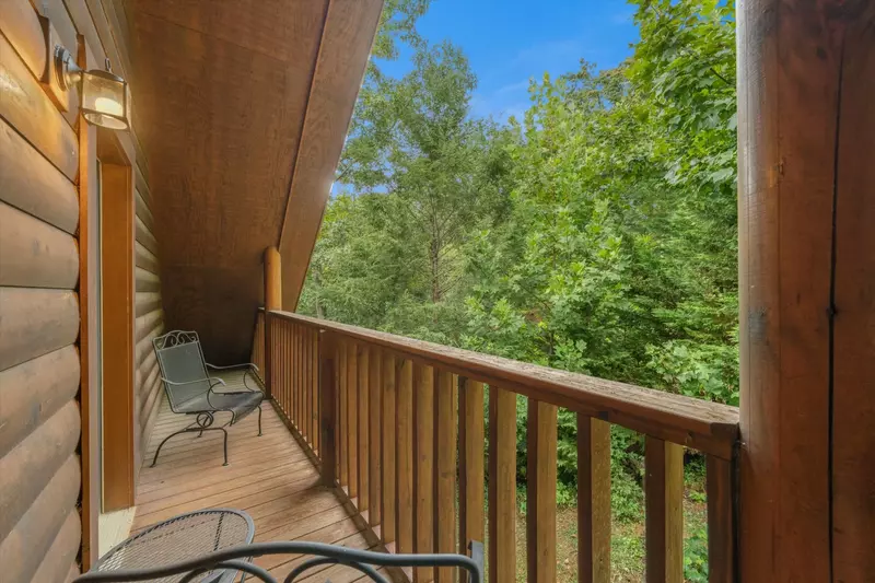 Property image, Exterior, of Three Little Bears Lodge #445