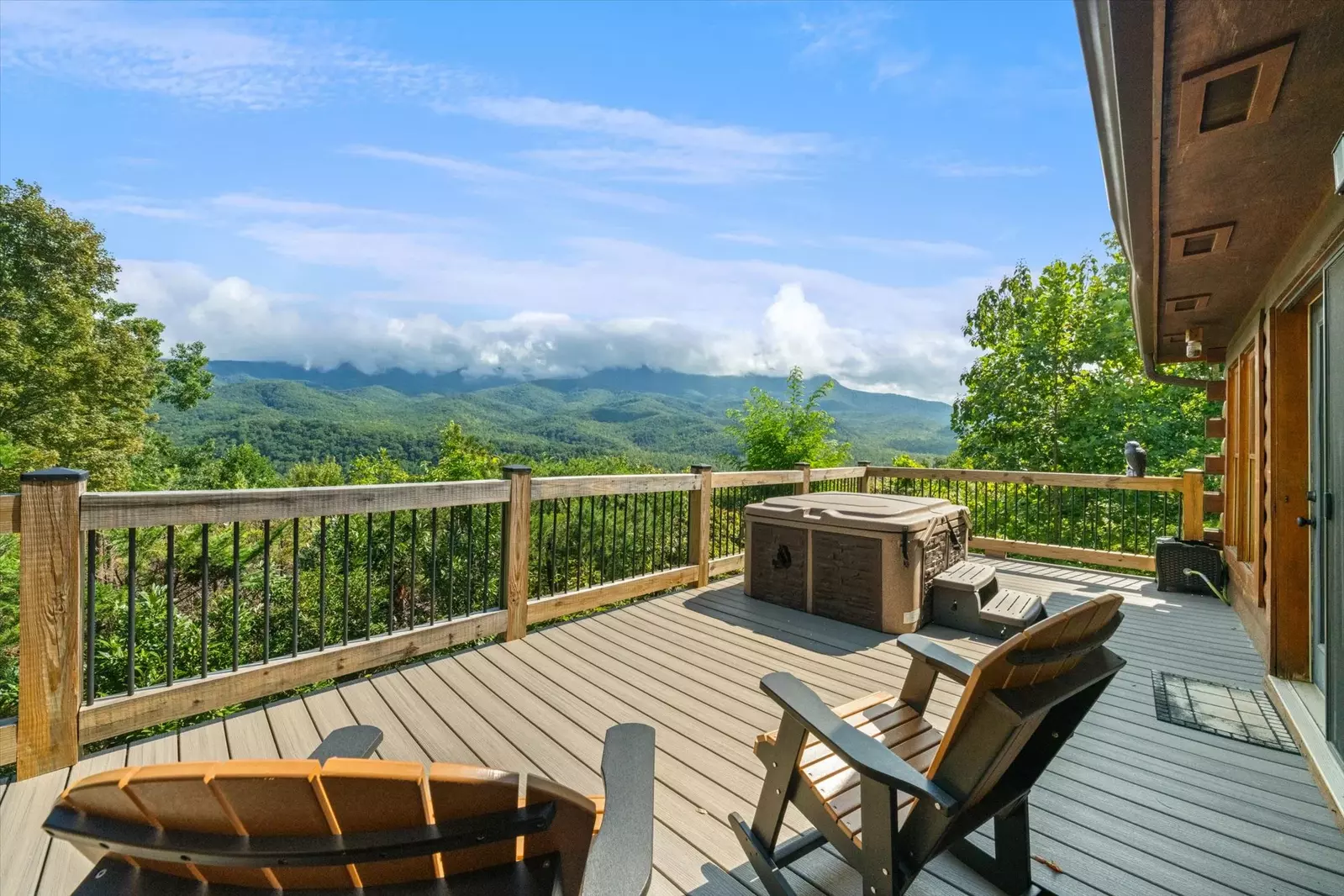 Property image, Exterior, of Three Little Bears Lodge #445