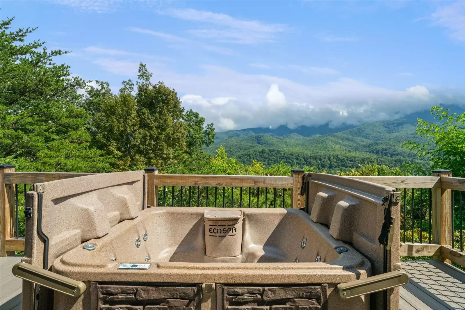 Property image, Exterior, of Three Little Bears Lodge #445