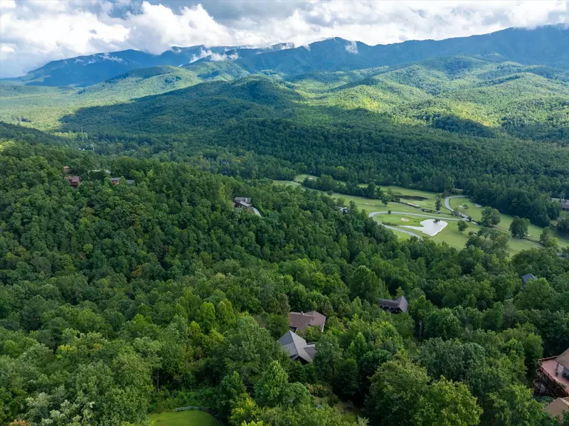 Property image, Exterior, of Three Little Bears Lodge #445
