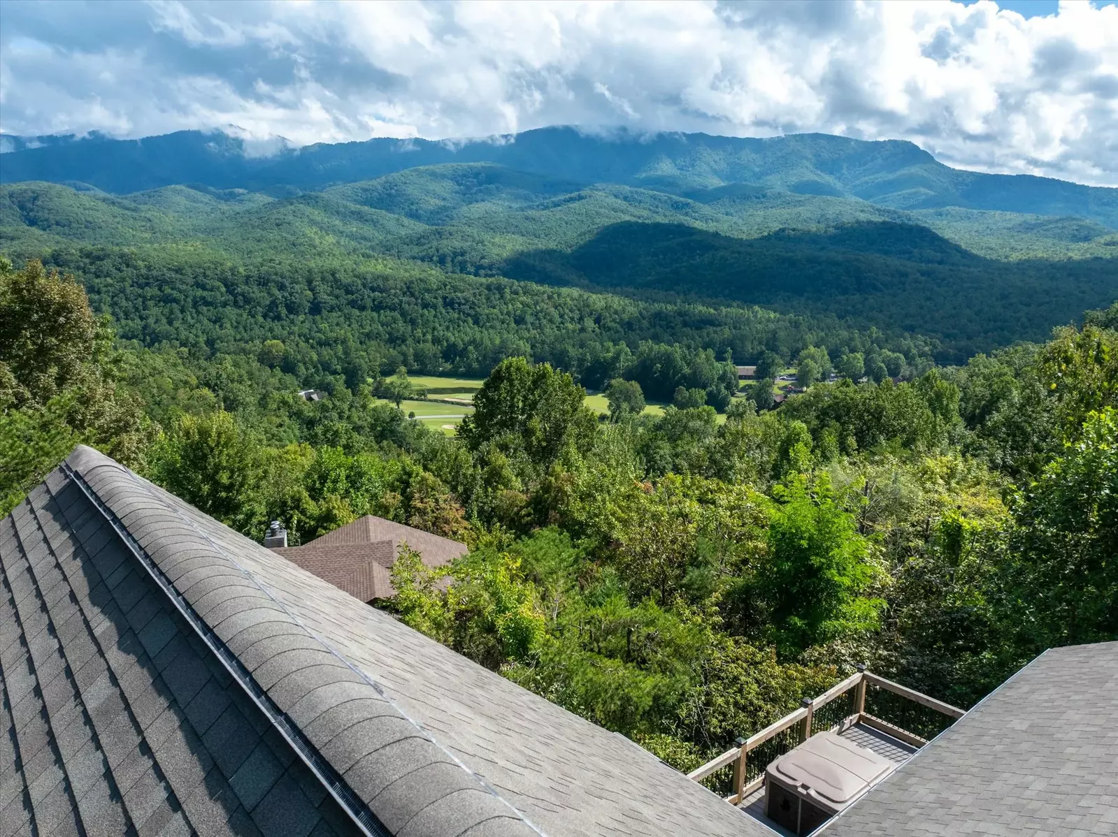 Property image, Exterior, of Three Little Bears Lodge #445