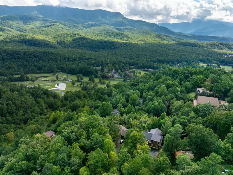Property image, Exterior, of Three Little Bears Lodge #445