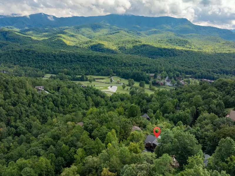Property image, Exterior, of Three Little Bears Lodge #445