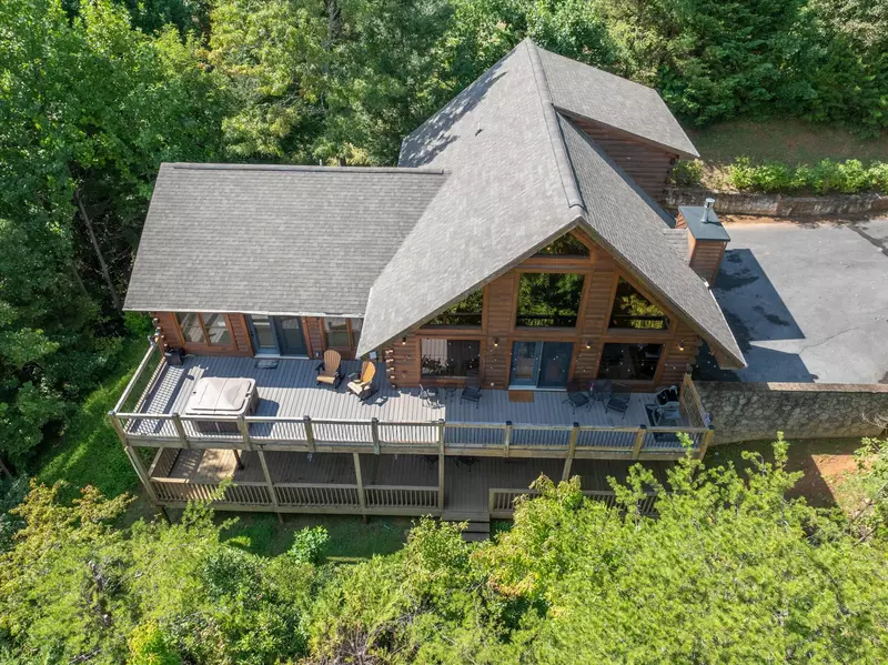 Property image, Exterior, of Three Little Bears Lodge #445