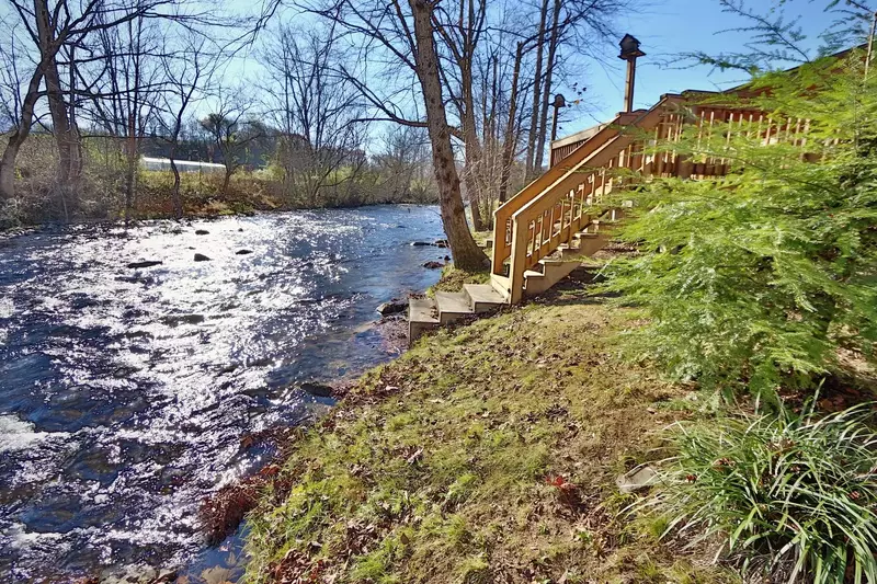 Property image, Exterior, of Heavenly Creekside #276