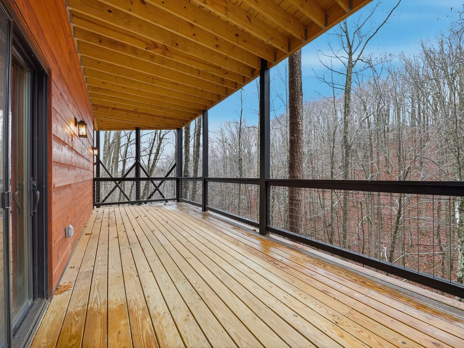 Property image, Exterior, of Falcon Crest #3104