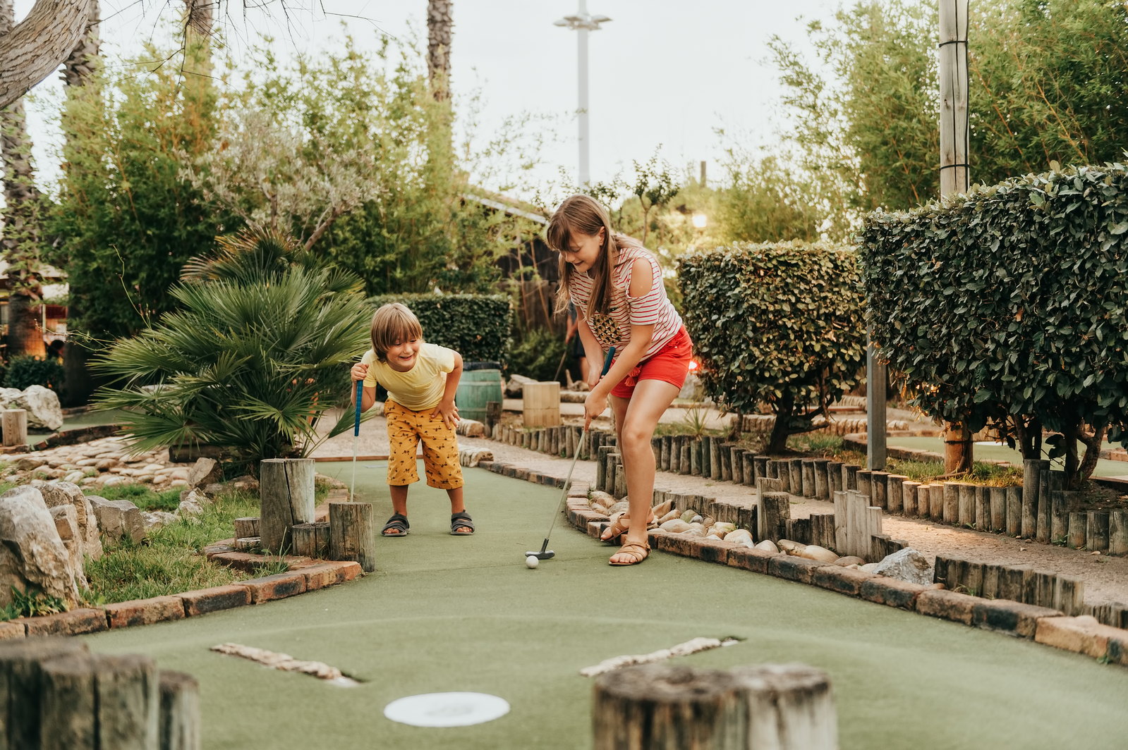 mini golf family