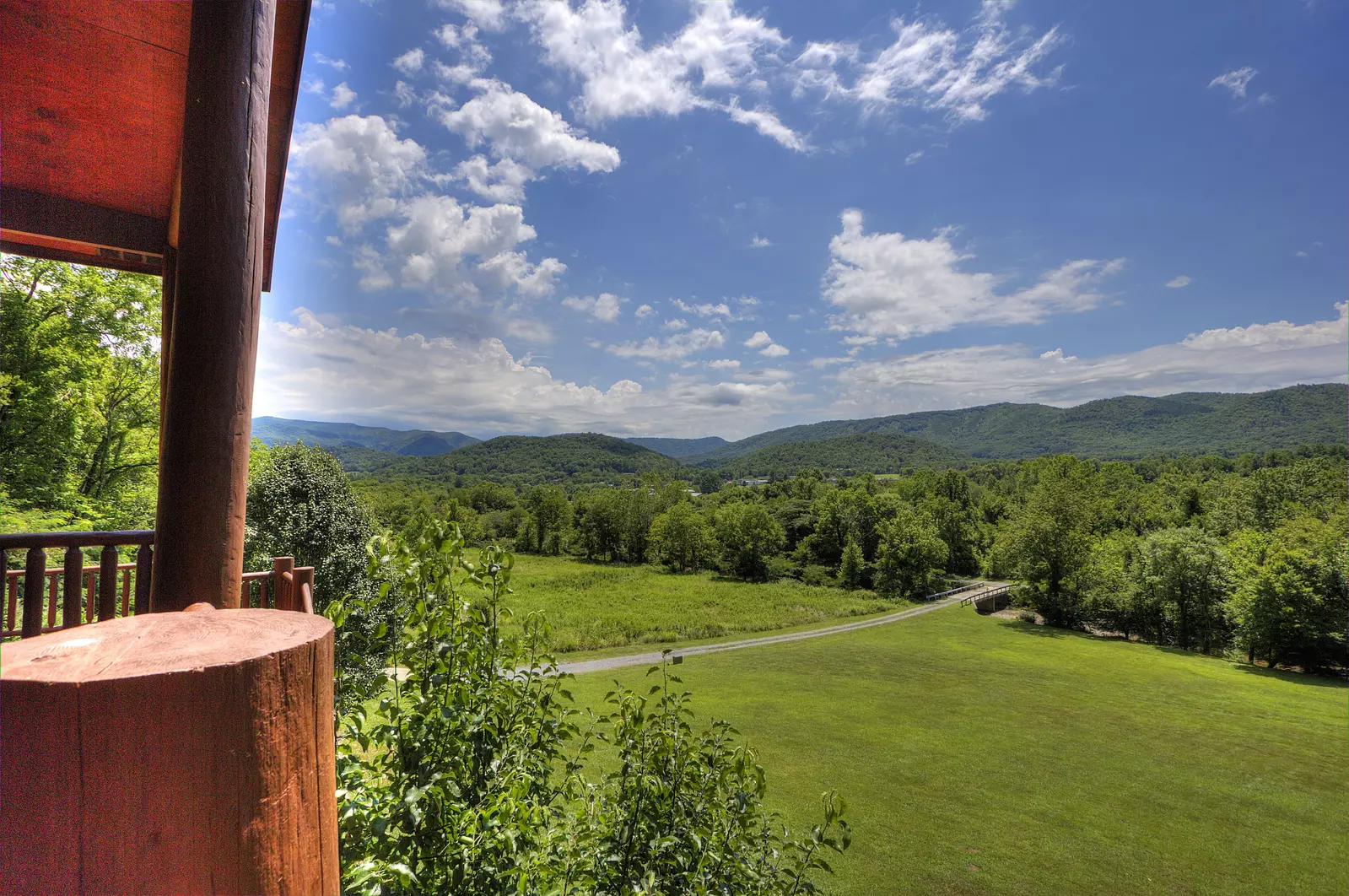 Property image, Exterior, of Mystical Creek Pool Lodge #600