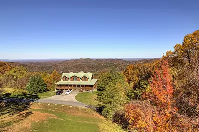 Property image, Exterior, of Majestic View Lodge #426