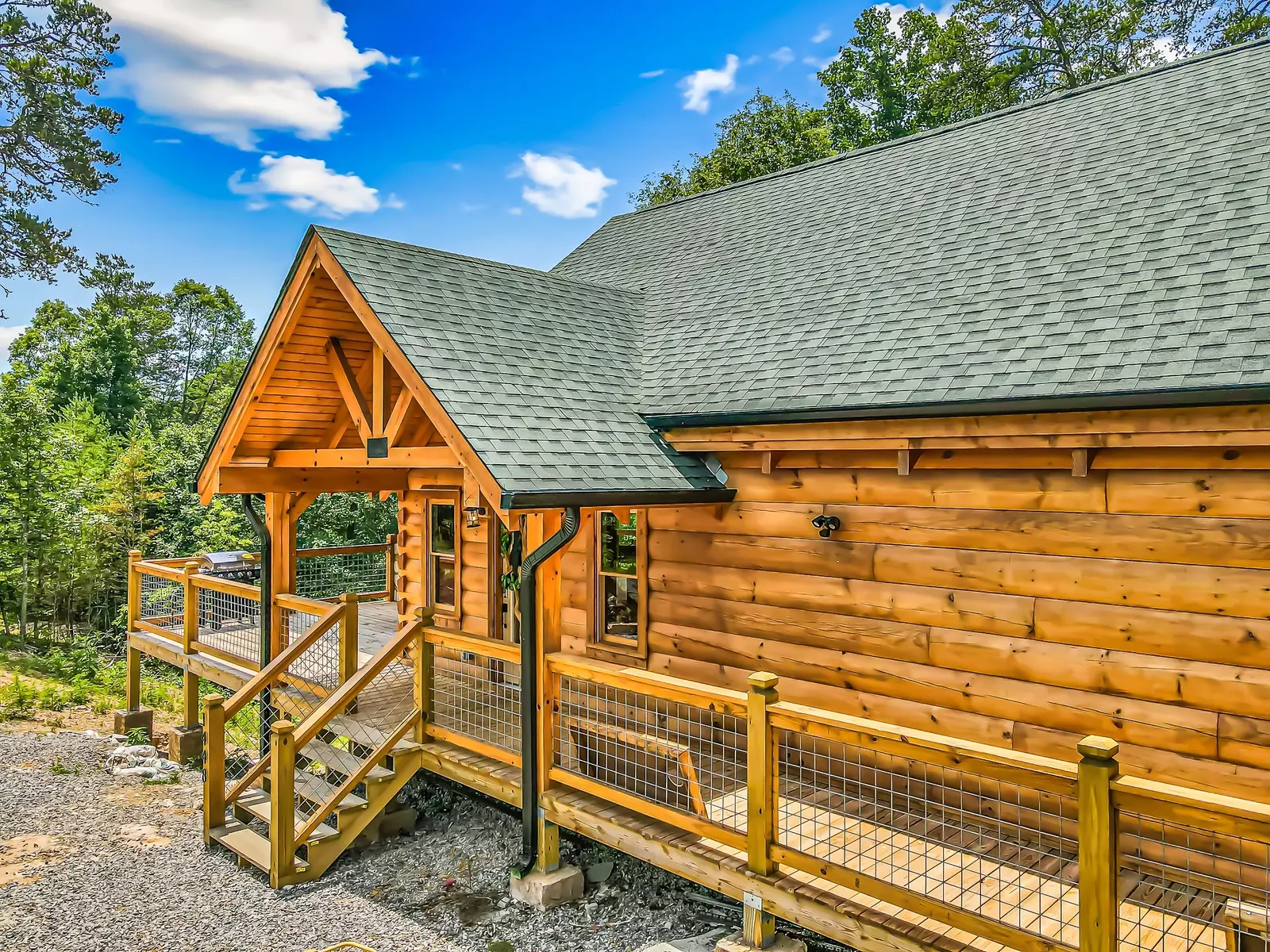 Property image, Exterior, of Red Cedar Lodge #396