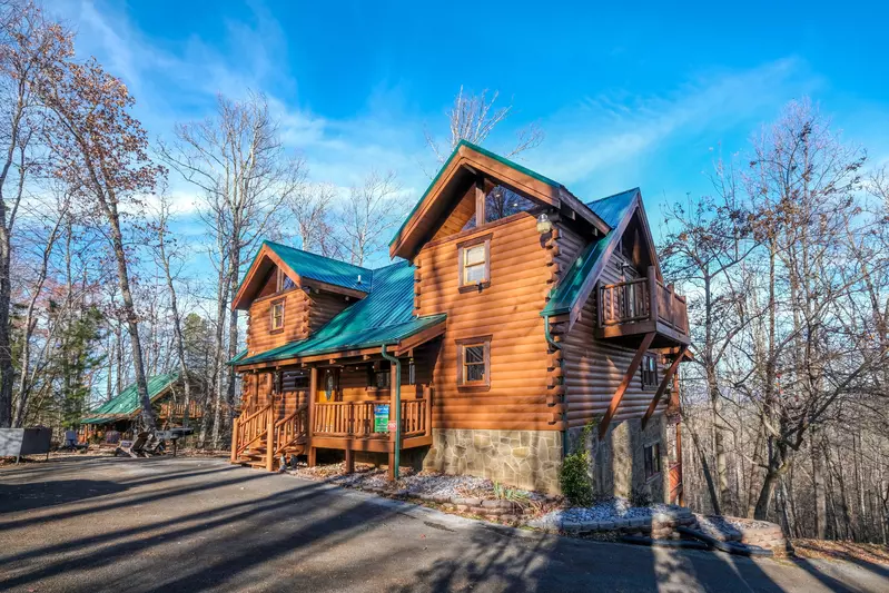 Property image, Exterior, of Smoky Treehouse Lodge  #614