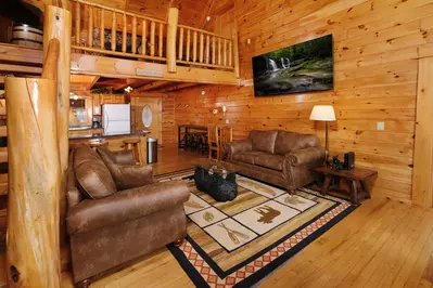 Property image, Exterior, of Smoky Treehouse Lodge  #614