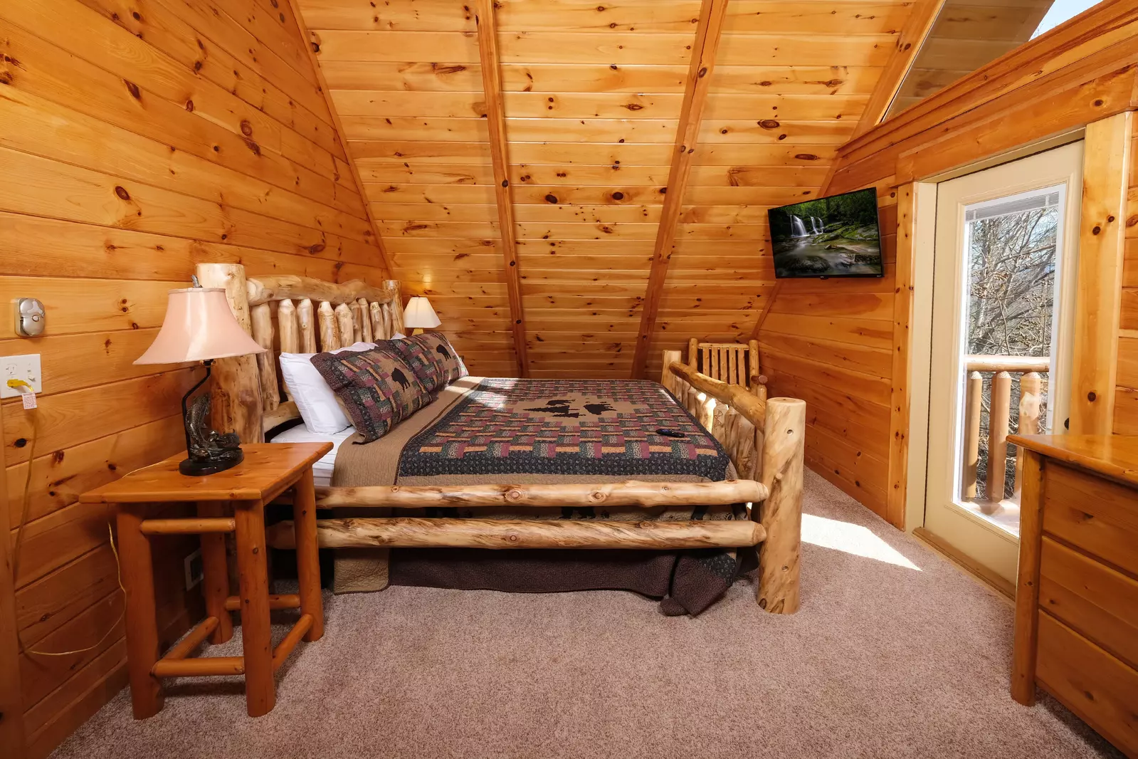 Property image, Exterior, of Smoky Treehouse Lodge  #614