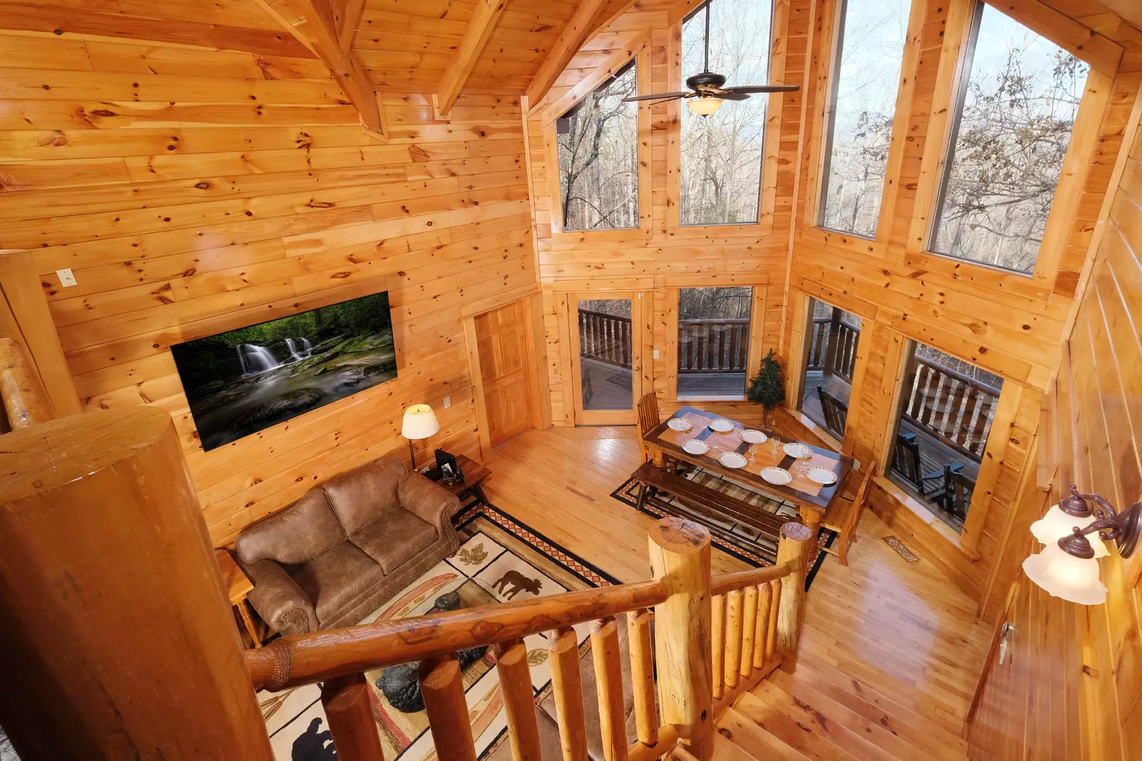 Property image, Exterior, of Smoky Treehouse Lodge  #614