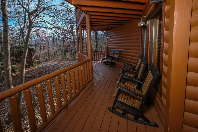 Property image, Exterior, of Smoky Treehouse Lodge  #614